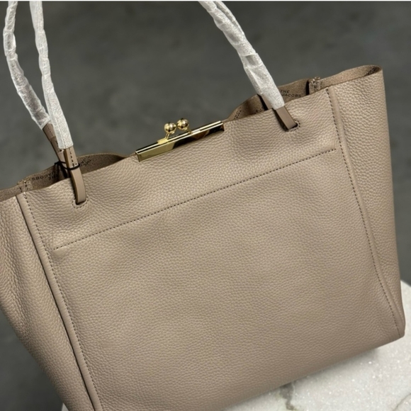 NWT Marc Jacob's Tote Bag in cement - Picture 10 of 15